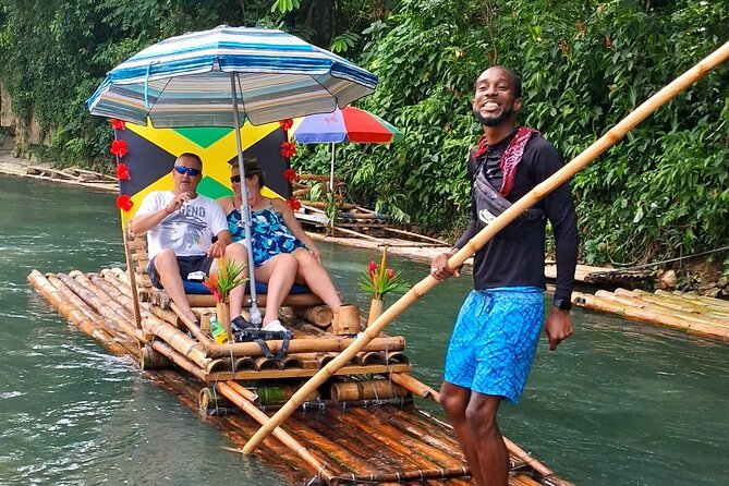 Rafting on the Riu